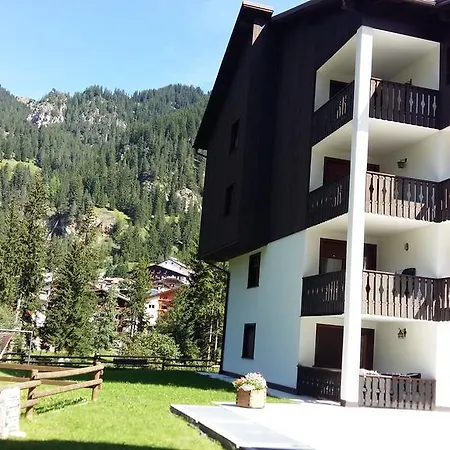 Des Alpestal Apartment Canazei